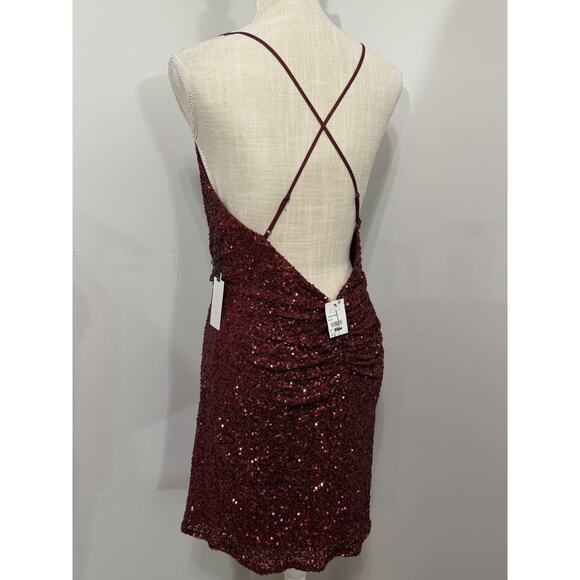 New ASTR The Label Red Dress Sequin Twist Front Mini Deep Vneck Holiday Large - Picture 2 of 3